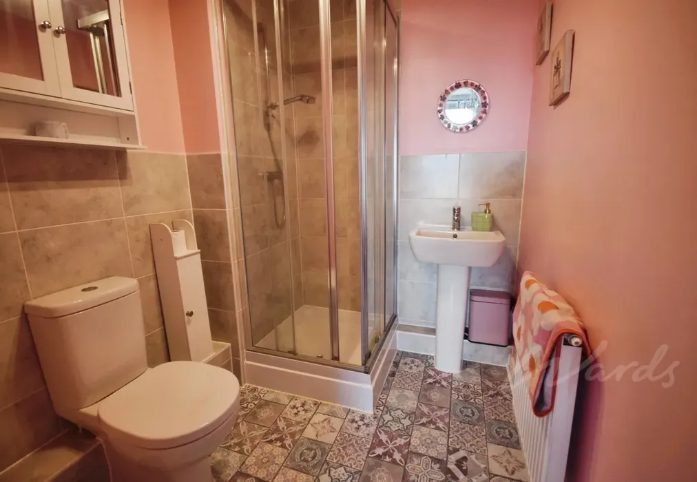 starboard bathroom - Starboard Crescent Chatham ME4 - Wards of Kent