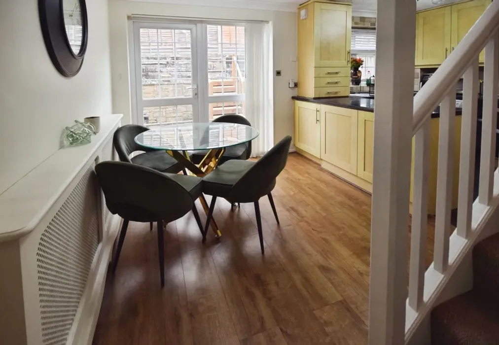 hook dining room - Hook Close Chatham ME5 - Wards of Kent