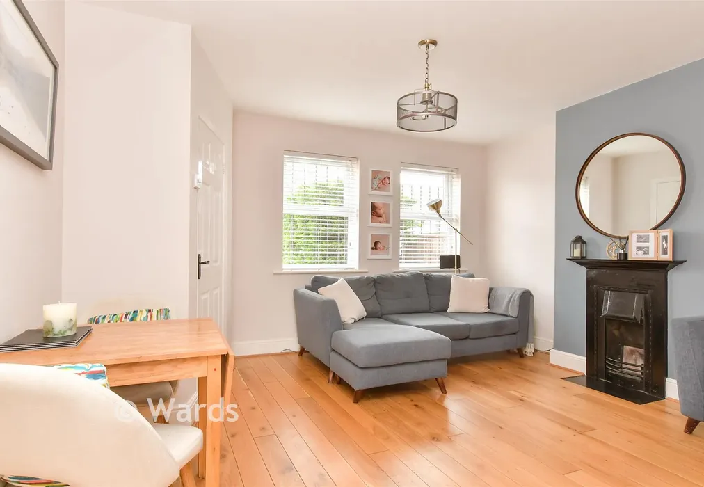 Lounge - Jessamine Place, Stone, Kent - Wards of Kent
