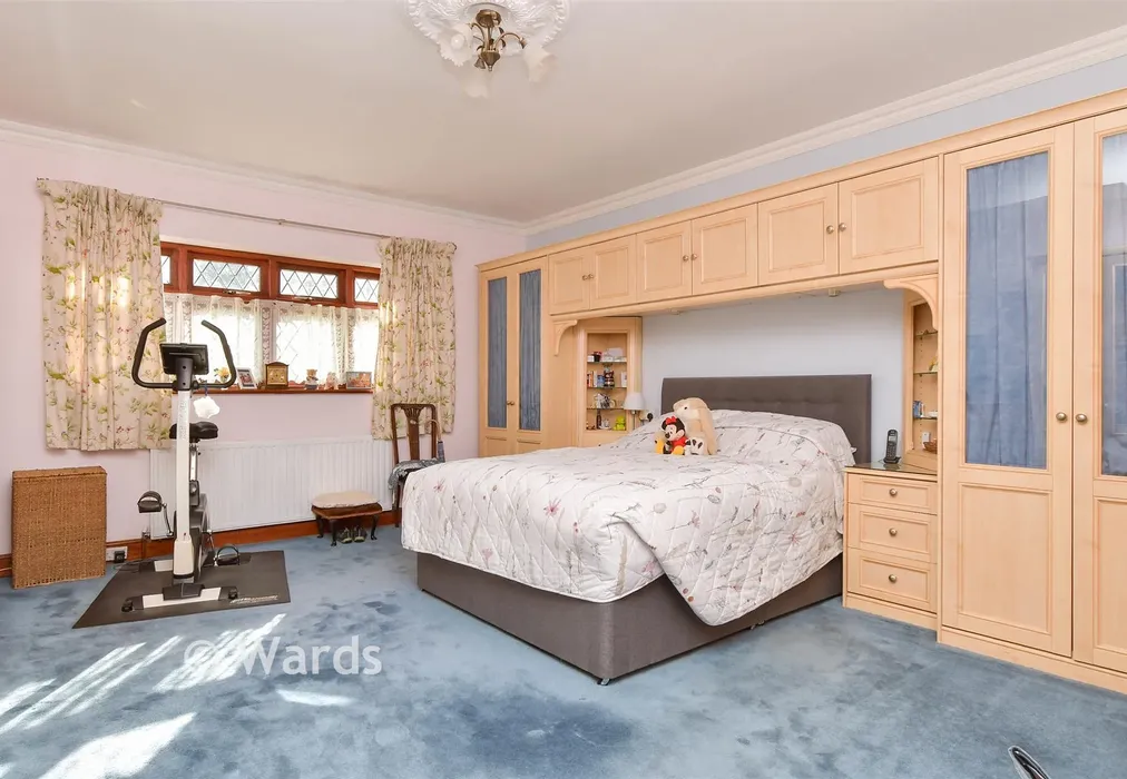 Bedroom 1 - Wrotham Road, South Street, Kent - Wards of Kent