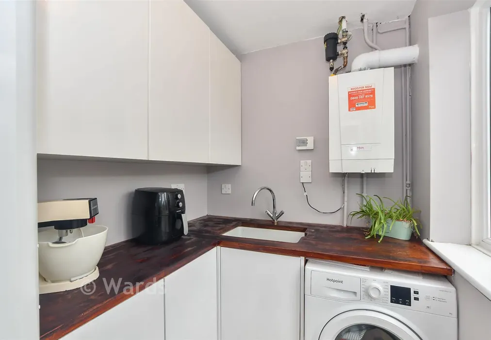 Utility Room - St. Nicholas Road, Littlestone, New Romney, Kent - Wards of Kent