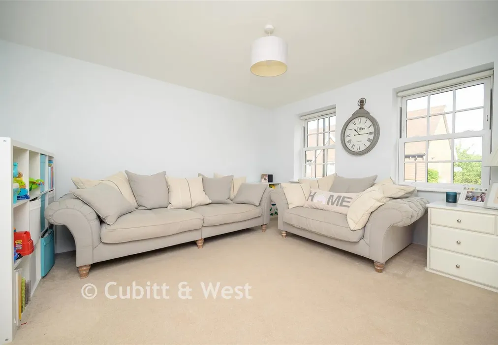 Lounge - Whittaker Drive, Horley, Surrey - Wards of Kent