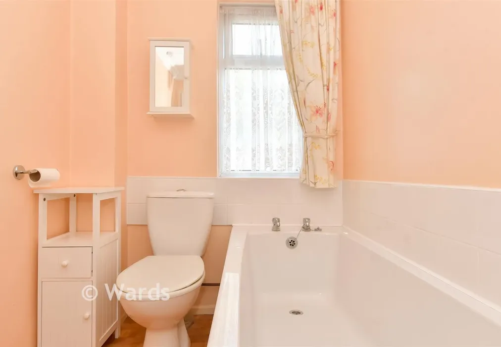 Internal Lifestyle Photograph - Emmerson Gardens, Whitstable, Kent - Wards of Kent