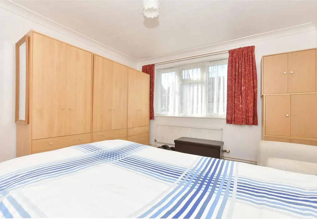 Bedroom - Emmerson Gardens, Whitstable, Kent - Wards of Kent