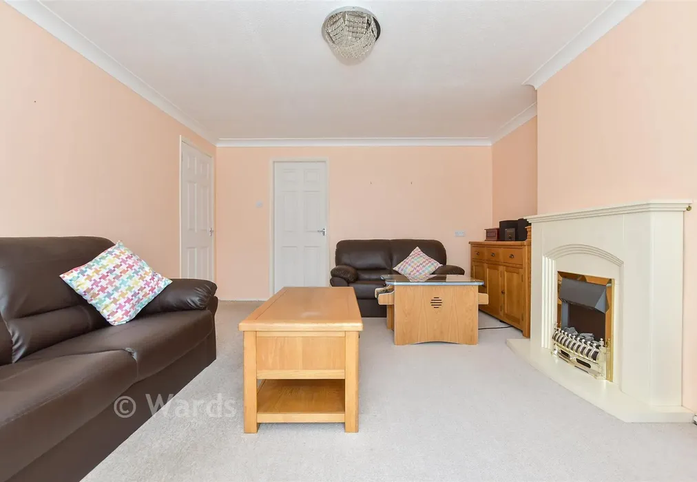 Lounge - Emmerson Gardens, Whitstable, Kent - Wards of Kent