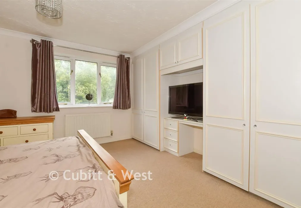 Bedroom 1 - Charlock Way, Southwater, West Sussex - Wards of Kent