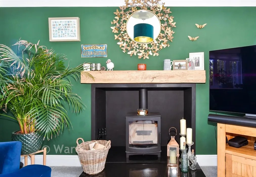 Internal Lifestyle Photograph - Fairfield Close, Tonbridge, Kent - Wards of Kent