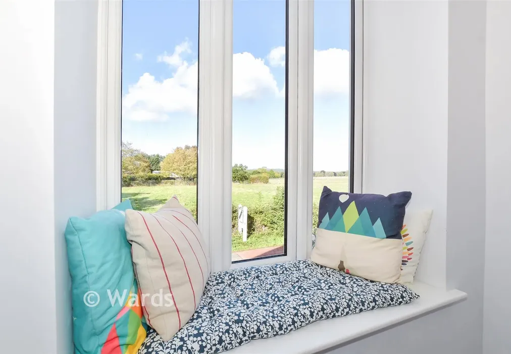 Internal Lifestyle Photograph - Fairfield Close, Tonbridge, Kent - Wards of Kent