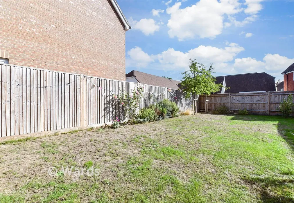 Rear Garden - Fairfield Close, Tonbridge, Kent - Wards of Kent