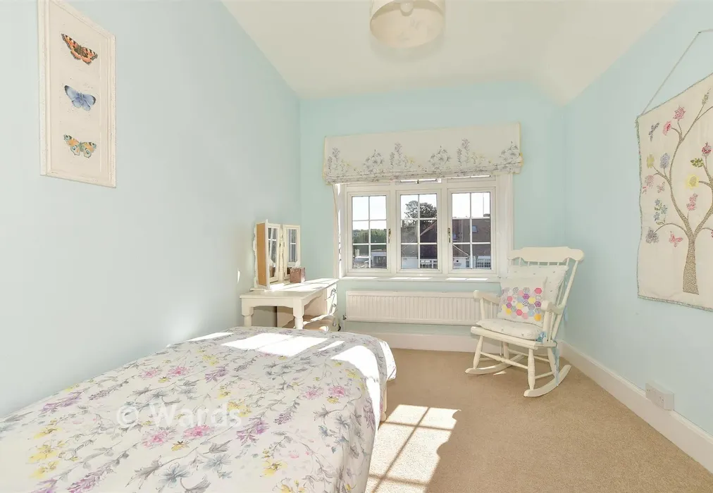 Bedroom 1 - Percy Avenue, Broadstairs, Kent - Wards of Kent