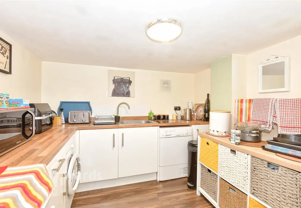 Kitchen - Risborough Lane, Folkestone, Kent - Wards of Kent