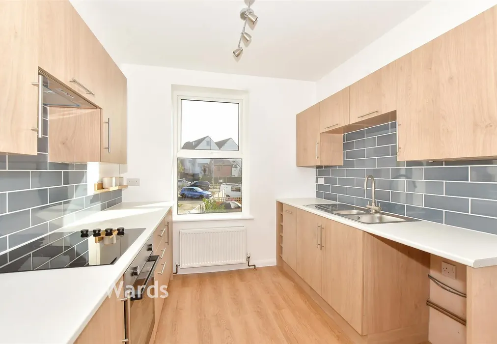 Kitchen - Risborough Lane, Folkestone, Kent - Wards of Kent