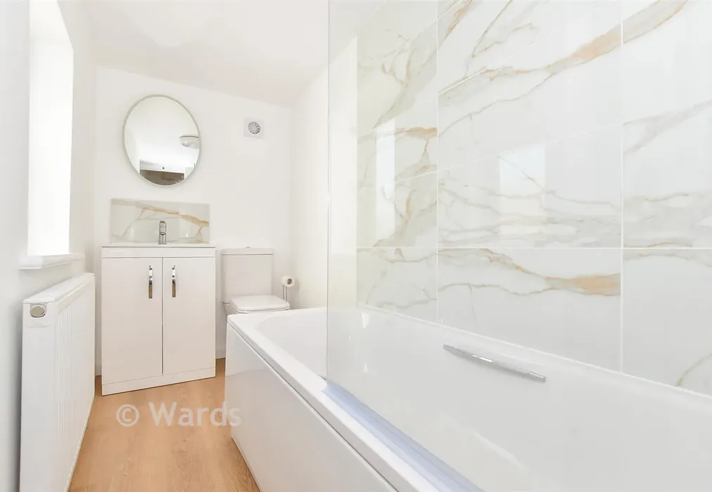 Bathroom - Risborough Lane, Folkestone, Kent - Wards of Kent