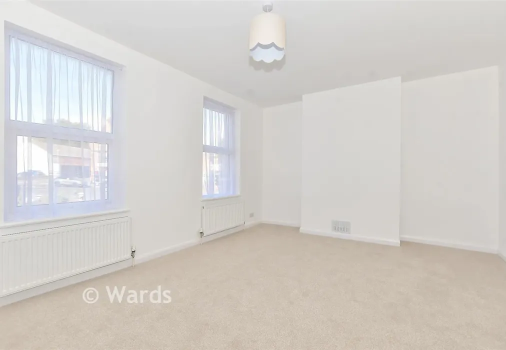 Bedroom 1 - Risborough Lane, Folkestone, Kent - Wards of Kent