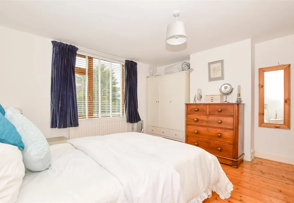 Bedroom 2 - Heath Road, Boughton Monchelsea, Maidstone, Kent - Wards of Kent
