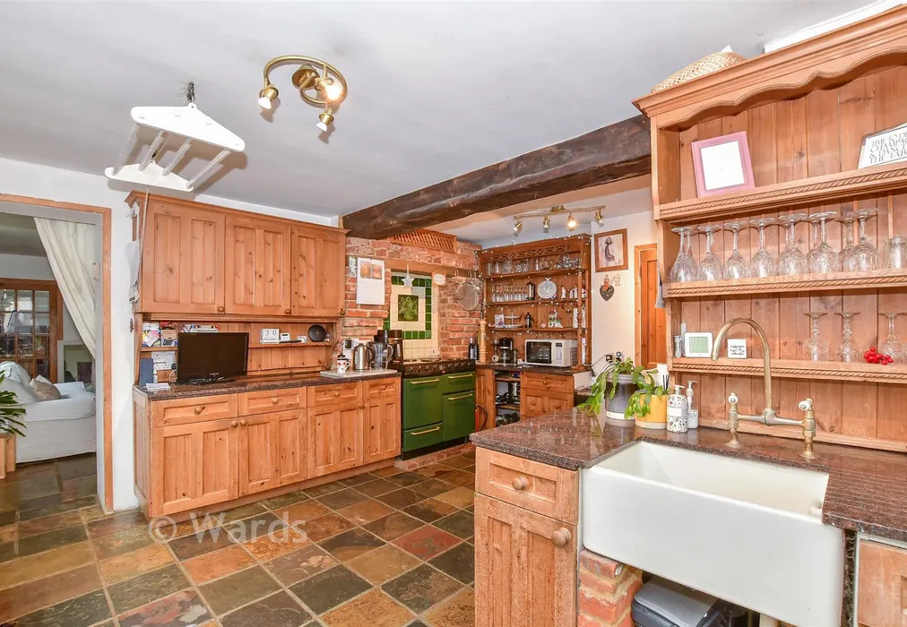 Kitchen - Heath Road, Boughton Monchelsea, Maidstone, Kent - Wards of Kent