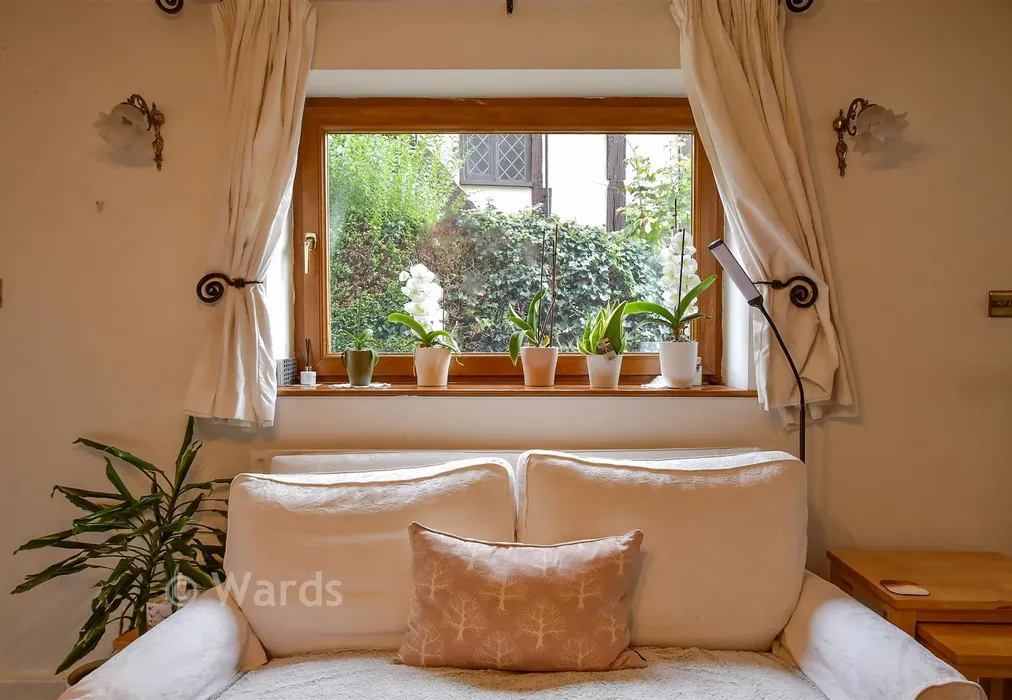 Internal Lifestyle Photograph - Heath Road, Boughton Monchelsea, Maidstone, Kent - Wards of Kent