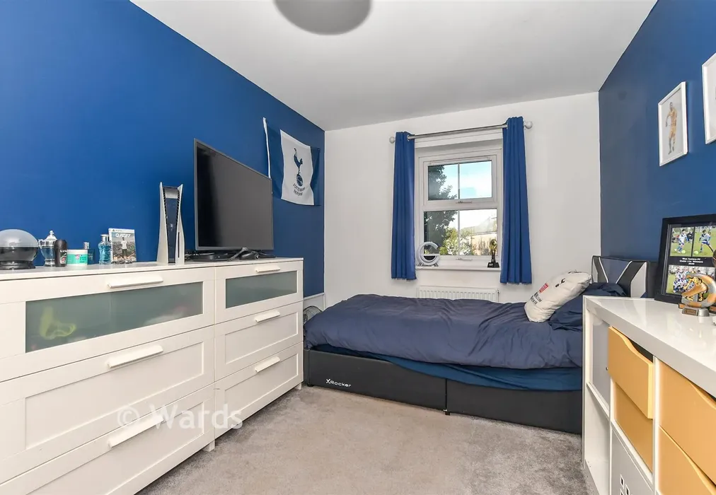 Bedroom 2 - Locks Yard, Headcorn, Kent - Wards of Kent