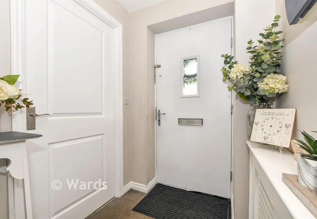 Entrance Hall - Locks Yard, Headcorn, Kent - Wards of Kent