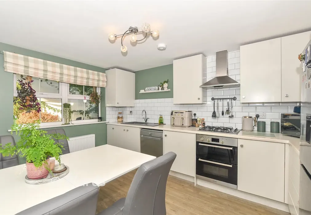 Kitchen/Diner - Locks Yard, Headcorn, Kent - Wards of Kent