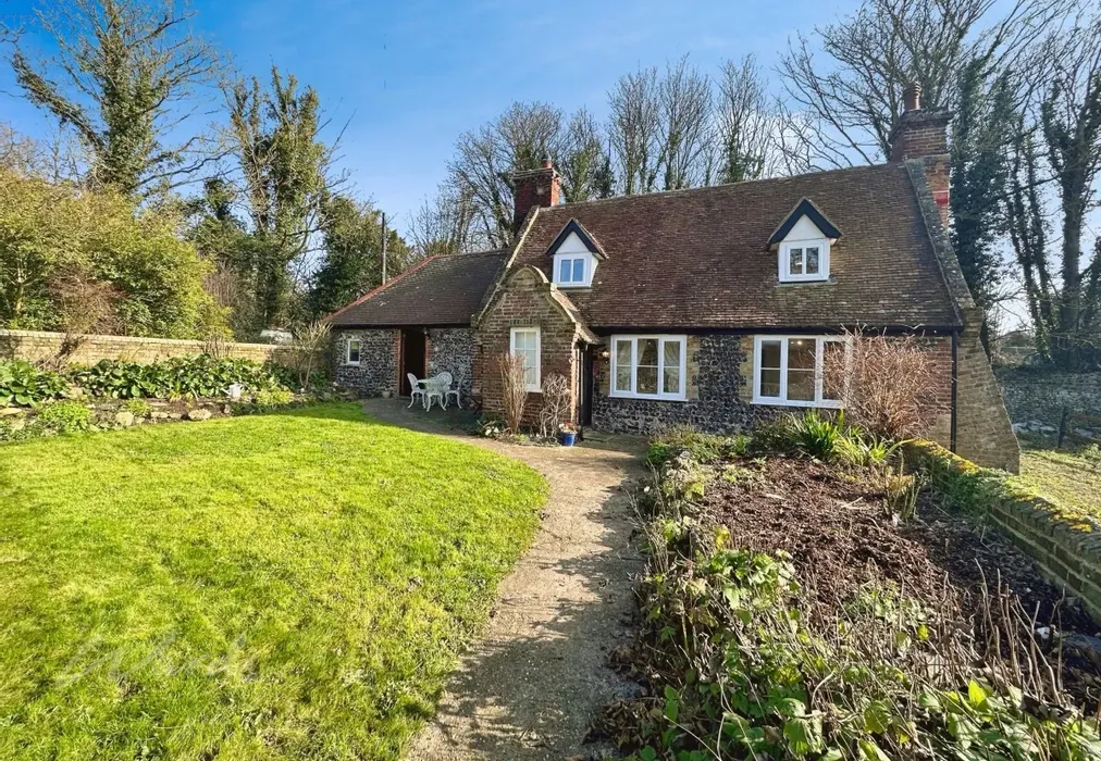 Cottage main - Poorhole Lane Broadstairs CT10 - Wards of Kent