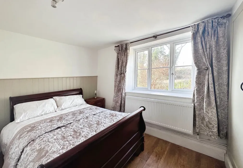 Cottage bed 1 - Poorhole Lane Broadstairs CT10 - Wards of Kent