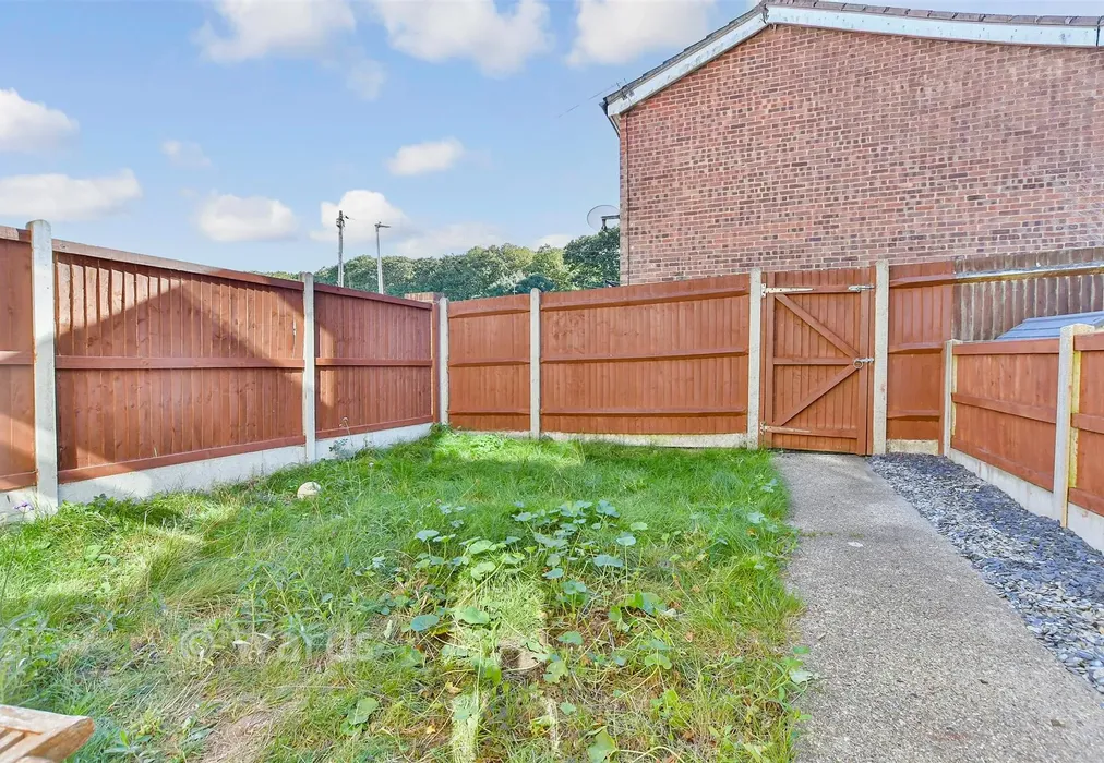 Rear Garden - Burnham Walk, Parkwood, Kent - Wards of Kent