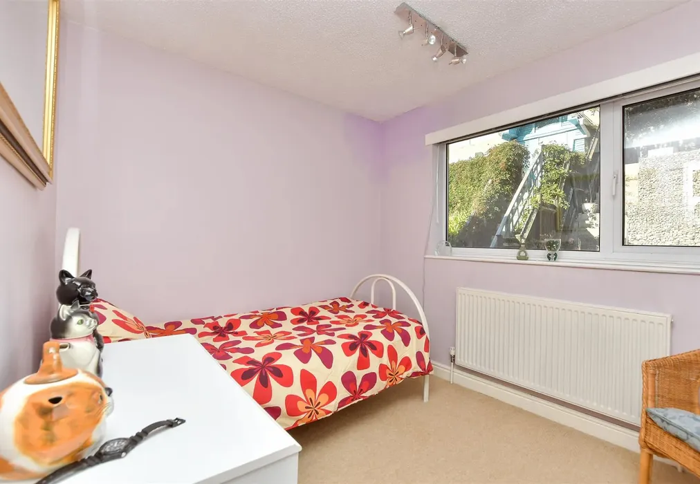 Bedroom 4 - Stonebridge Way, Faversham, Kent - Wards of Kent