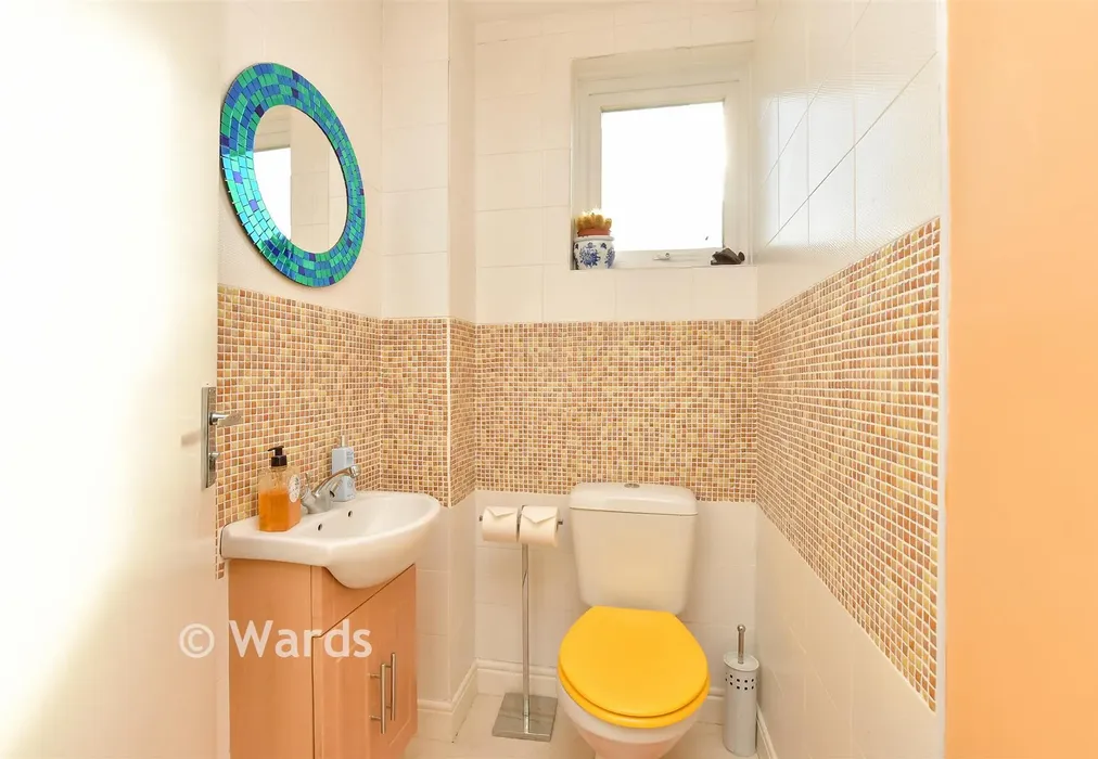Internal Feature - Stonebridge Way, Faversham, Kent - Wards of Kent