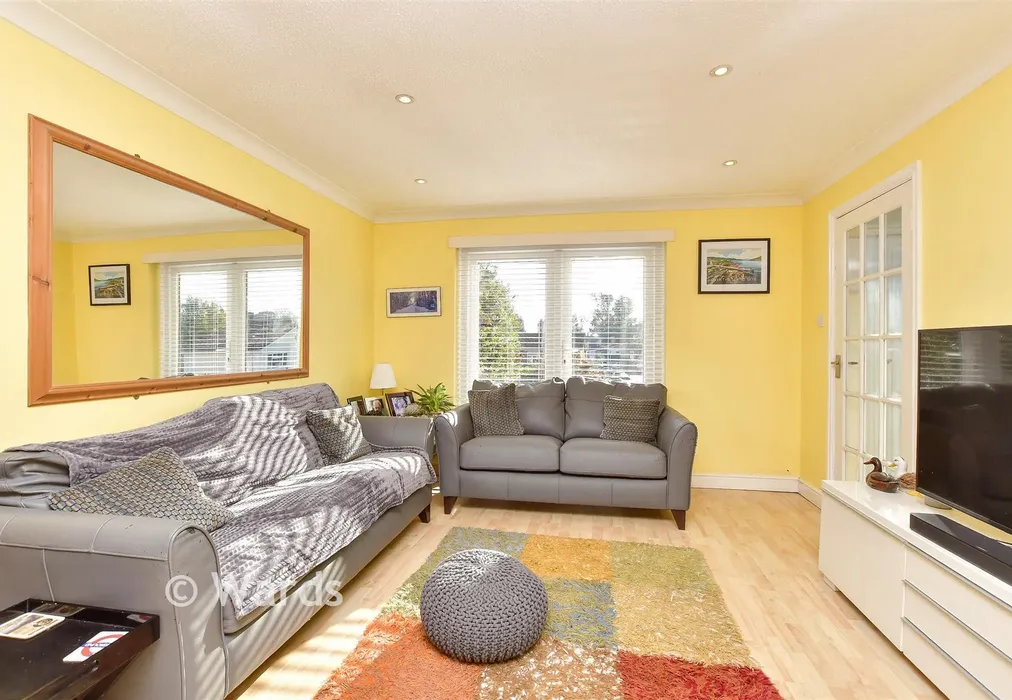Lounge/Diner - Stonebridge Way, Faversham, Kent - Wards of Kent