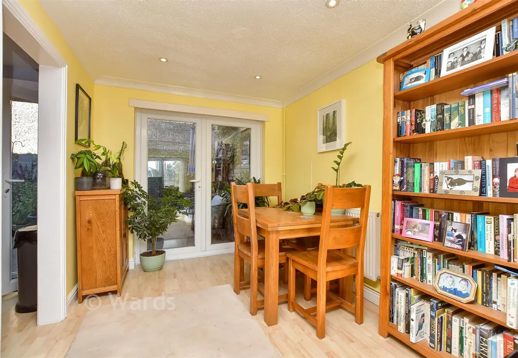 Lounge/Diner - Stonebridge Way, Faversham, Kent - Wards of Kent
