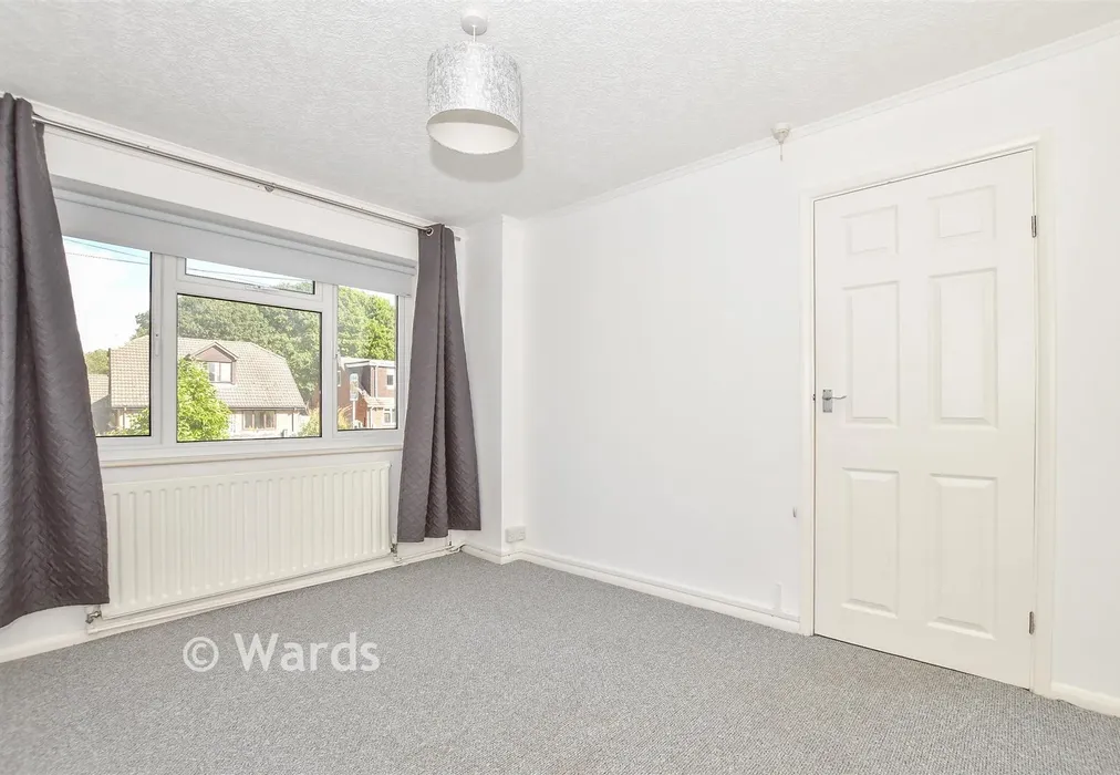 Lounge - Charlesford Avenue, Kingswood, Maidstone, Kent - Wards of Kent