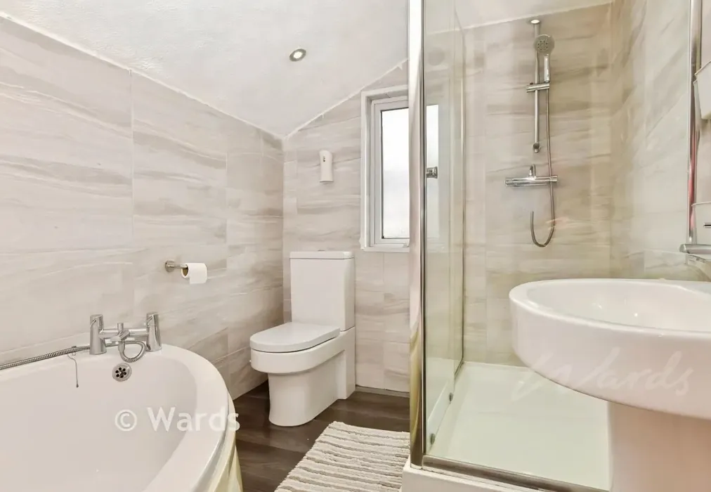 arden bathroom - Arden Street Gillingham ME7 - Wards of Kent