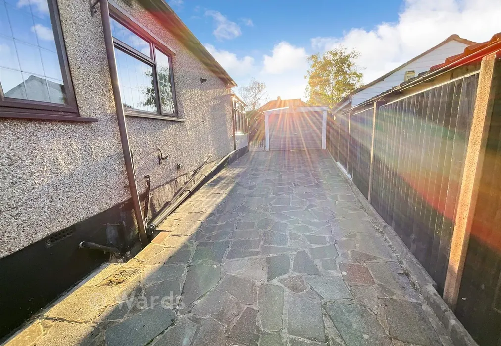 Driveway - Marcus Road, Dartford, Kent - Wards of Kent