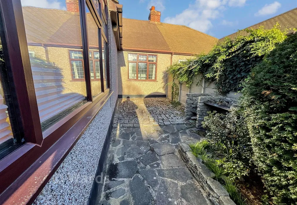 Garden - Marcus Road, Dartford, Kent - Wards of Kent