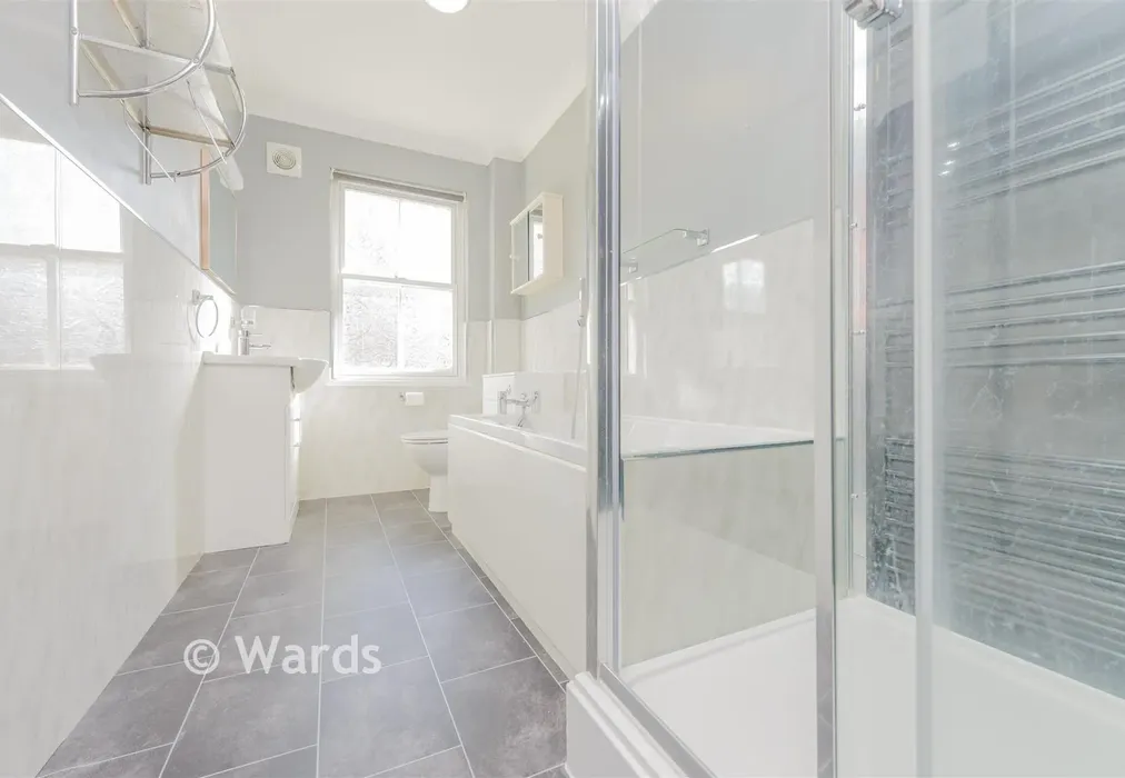 Bathroom - Crow Lane, Rochester, Kent - Wards of Kent