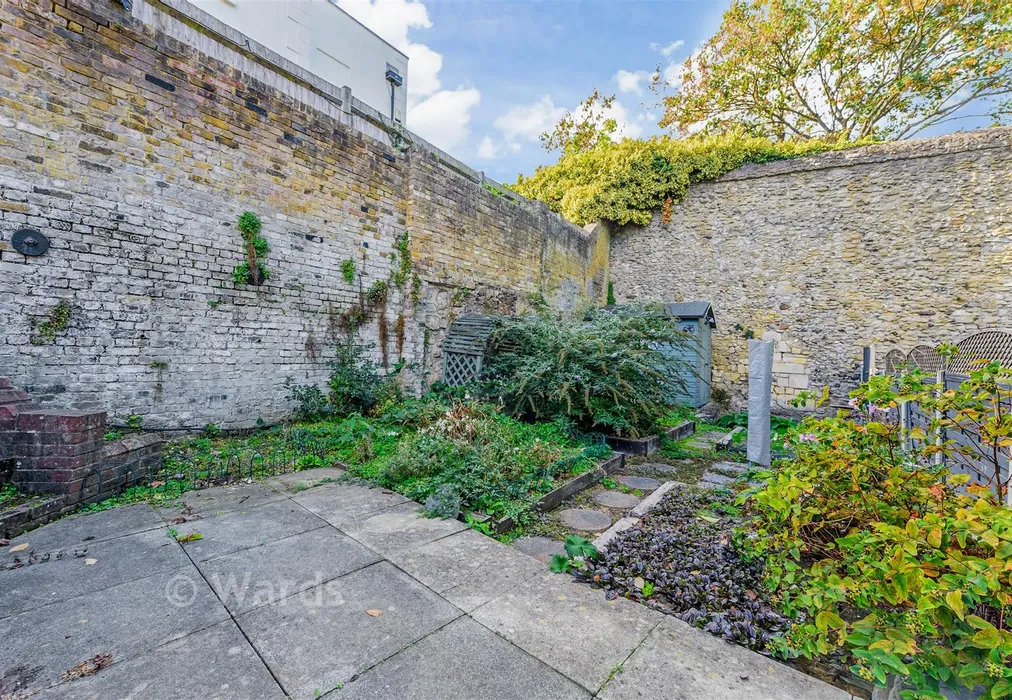 Rear Garden - Crow Lane, Rochester, Kent - Wards of Kent