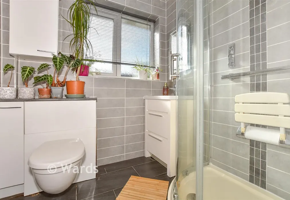 Shower Room - Victoria Road, Canterbury, Kent - Wards of Kent