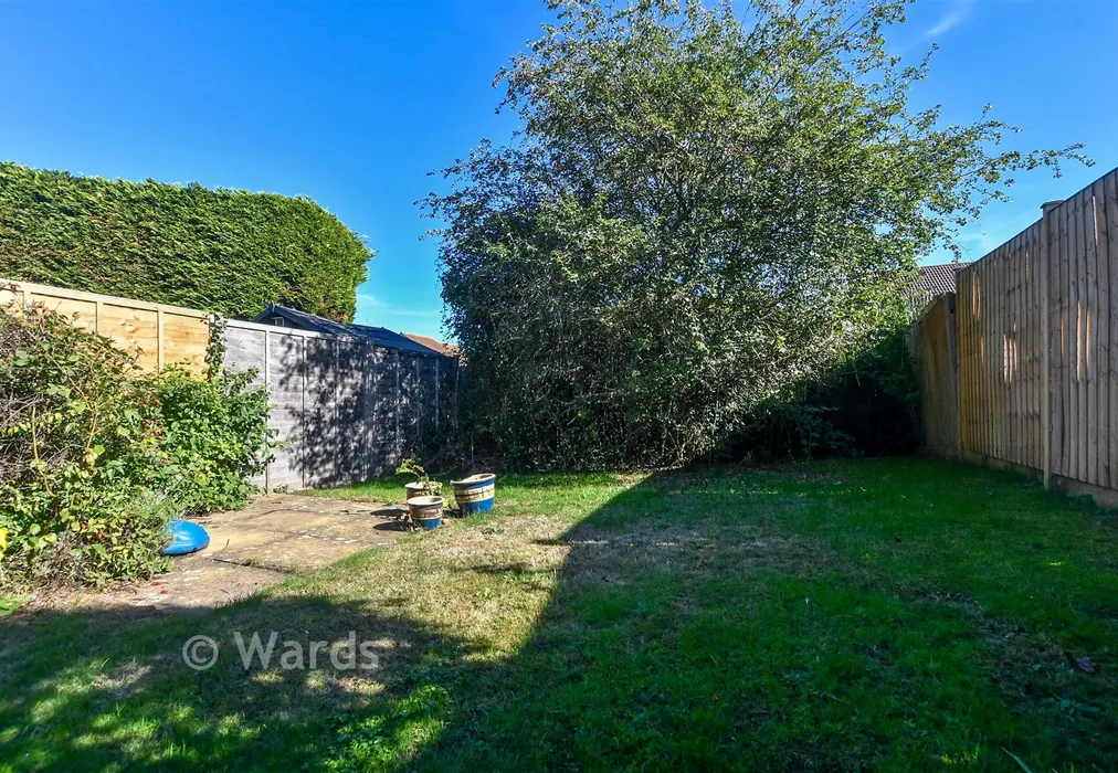 Rear Garden - Skylark Way, Kingsnorth, Kent - Wards of Kent
