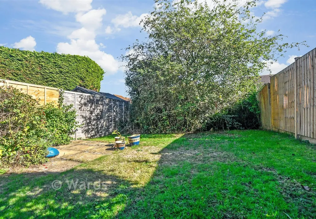 Rear Garden - Skylark Way, Kingsnorth, Kent - Wards of Kent