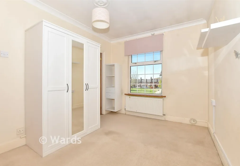 Bedroom 1 - Victoria Avenue, Hythe, Kent - Wards of Kent