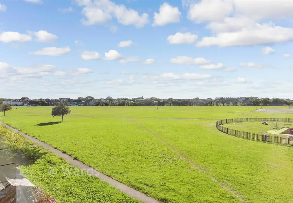 Views To Side - Victoria Avenue, Hythe, Kent - Wards of Kent