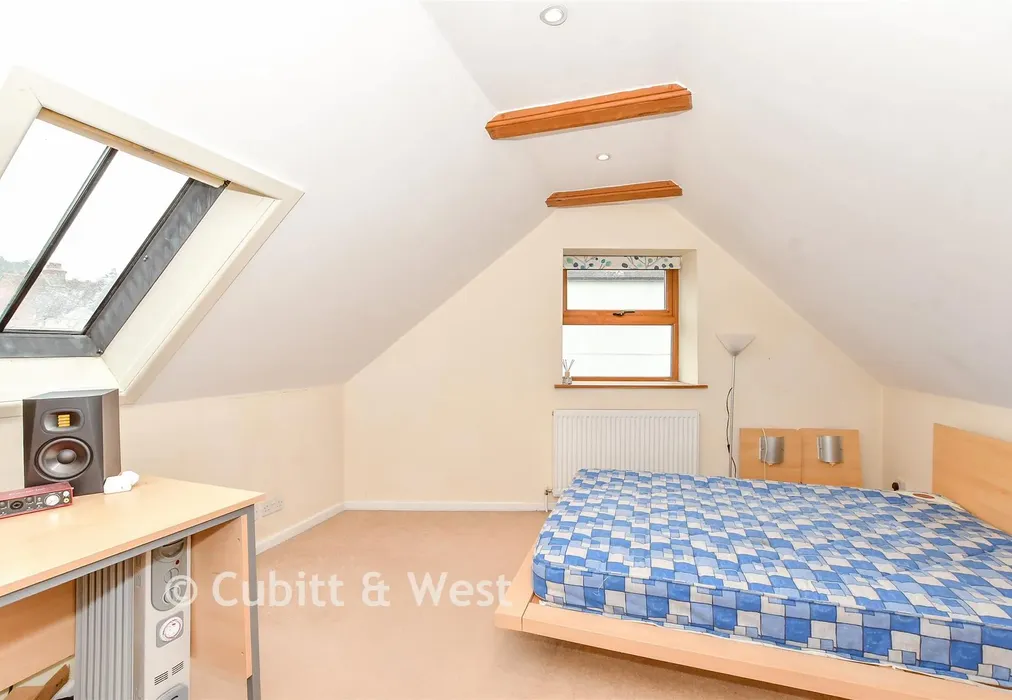 Bedroom 2 - Castle Road, Rowland's Castle, Hampshire - Wards of Kent