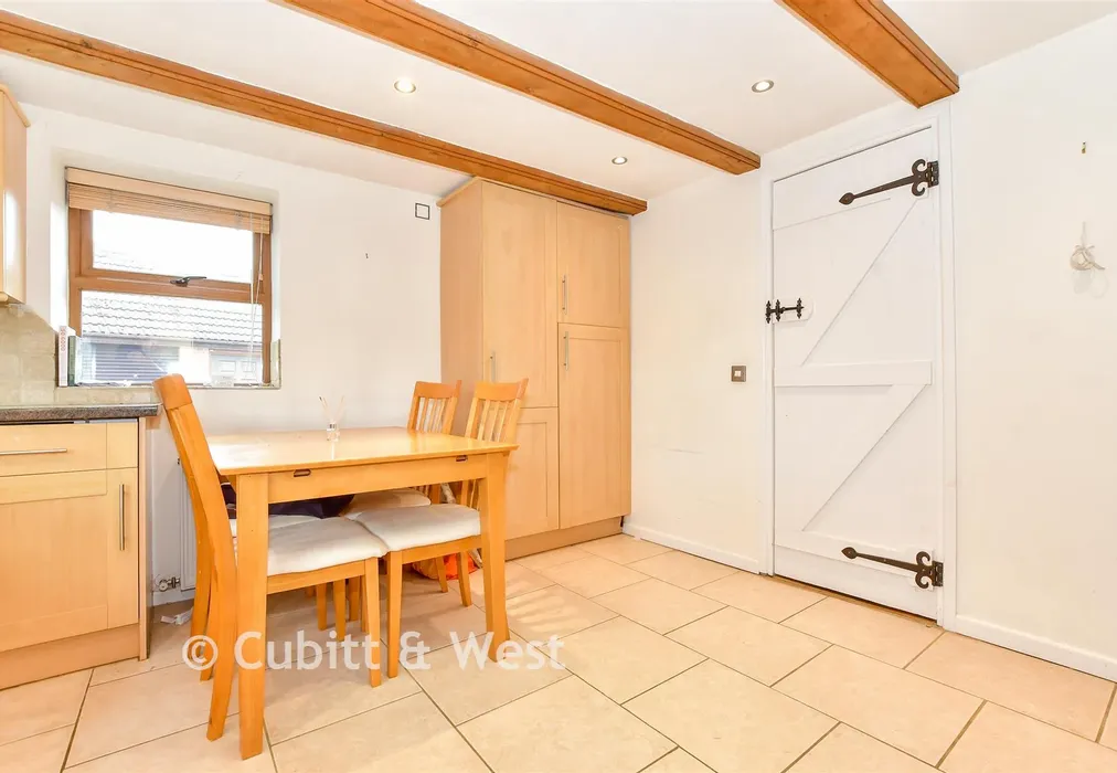 Kitchen - Castle Road, Rowland's Castle, Hampshire - Wards of Kent
