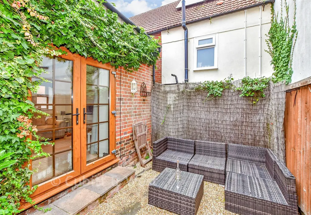 External Lifestyle Photograph - Castle Road, Rowland's Castle, Hampshire - Wards of Kent
