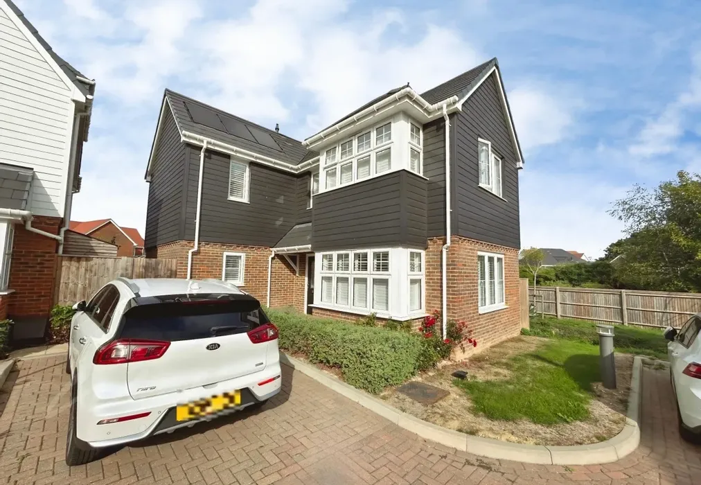 front utah - Utah Road Paddock Wood TN12 - Wards of Kent