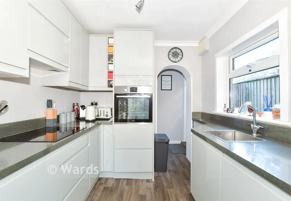 Kitchen - May Street, Snodland, Kent - Wards of Kent
