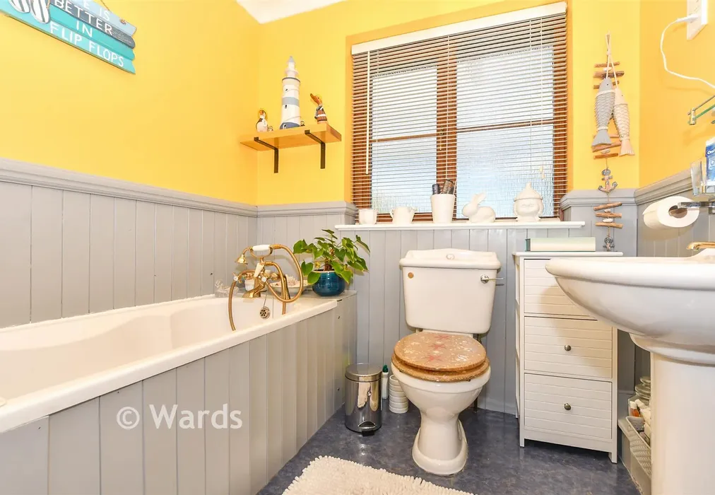 Bathroom - Dorothy Avenue, Cranbrook, Kent - Wards of Kent