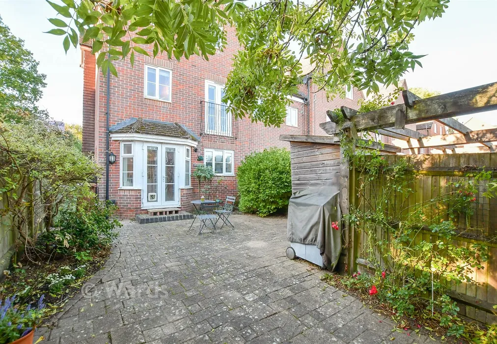 Rear Garden - Redland Avenue, Tunbridge Wells, Kent - Wards of Kent