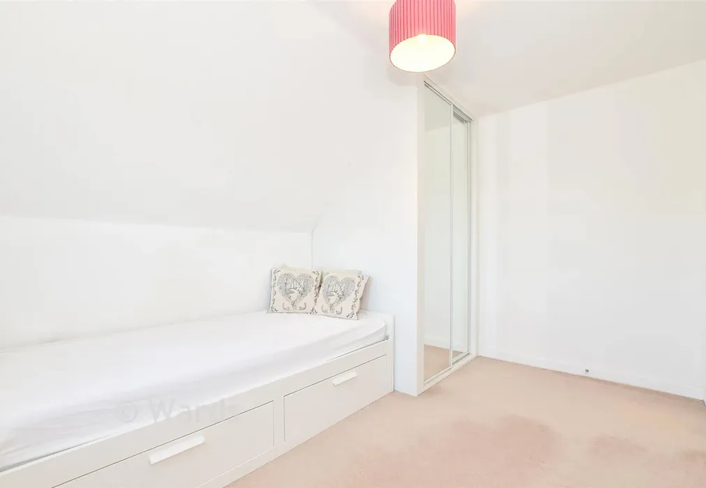 Bedroom 3 - Redland Avenue, Tunbridge Wells, Kent - Wards of Kent